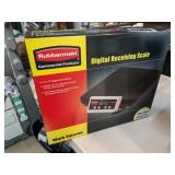 ULINE RUBBERMADE DIGITAL SCALE 400 LB SCALE  **