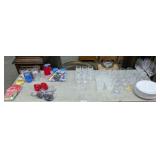 GROUP OF PLASTIC PARTY SUPPLIES ** *