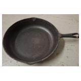 CAST IRON NUMBER 7 PAN