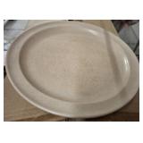 NARROW RIM 9IN PLASTIC PLATES