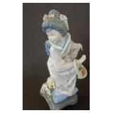 LLADRO PORCELAIN FIGURINE