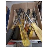 ASSORTED SCREW DRIVERS