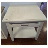 1 DRAWER END TABLE 24X22X24