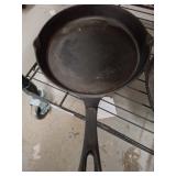 CAST IRON FRYING PAN