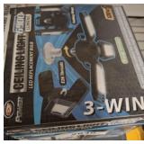 3 WING CEILING LIGHT