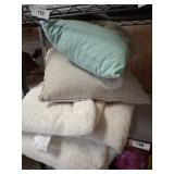 PILLOWS AND THROW