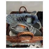 ASSORTED LADYS SHOES