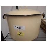 ENAMELED STOCK POT