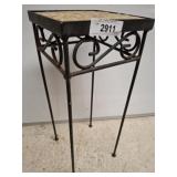 METAL PLANT STAND