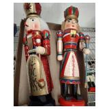 2 PC NUTCRACKERS