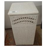 WICKER HAMPER