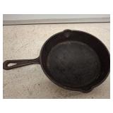 SMALL CAST IRON FRYING PAN