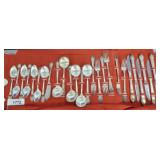WILLIAM ROGERS SILVER PLATED FLATWARE SET