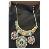 NATIVE AMERICAN STYLE NECKLACE