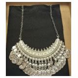 NATIVE AMERICAN STYLE NECKLACE