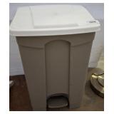 HANDS FREE TRASH CAN