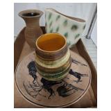 TRAY OF ASSORTED POTTERY