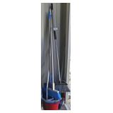 GROUP OF CLEANING SUPPLIES, MOPS, MISC