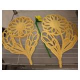 COMPOSITE WALL DECOR, BLOWN GLASS FLOWER