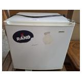 KENNMORE MINI FRIDGE 18X18X18