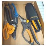 FISKARS PRUNING SHEARS