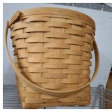 LONGABERGER SINGLE HANDLE BASKET 12IN