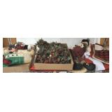 GROUP OF CHRISTMAS DECOR