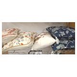 GROUP OF THROW PILLOWS