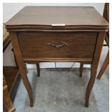 VINTAGE DRESSMAKER SEWING MACHINE IN CABINET