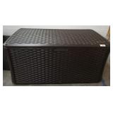 SUNCAST OUTDOOR STORAGE BOX WITH LID