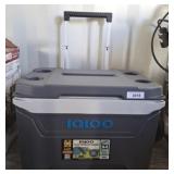 IGLOO 94 CAN ROLLING COOLER