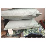 ASSORTED THROW PILLOWS