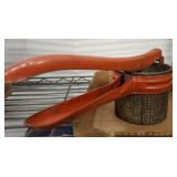 ANTIQUE HAND JUICER