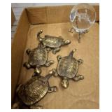 GROUP TURTLE DECOR
