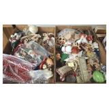 GROUP OF CHRISTMAS ORNAMENTS