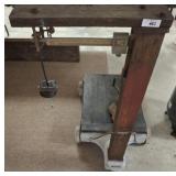 VINTAGE FREIGHT SCALE