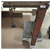 VINTAGE FREIGHT SCALE