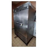 BEVERAGE AIR DOUBLE DOOR FRIDGE