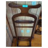 WOOD VALET STAND