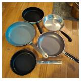 ASSORTED FRYING PANS
