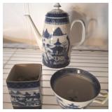 MOTTEHEDEH ORIENTAL TEA, CUP AND MINI VASE