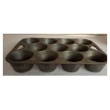 CAST IRON MUFFIN PAN