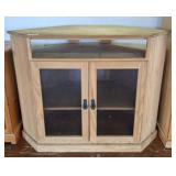 CORNERN TV STAND