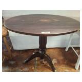 OVAL PAW FOOT CENTER TABLE