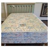 FULL/QUEEN HEADBOARD W/ FULL HOLLYWOOD FRAME,