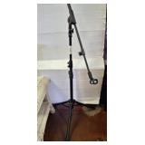 ADJUSTABLE MICROPHONE STAND