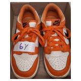 NIKES AIR SIZE 6Y