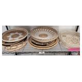 ASSORTED WOVEN BASKETS, RATTAN AND WICKER TRAY
