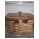 AMERICAN TRADITIONS 2002 COVERED BASKET