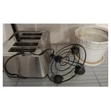 TOASTER, PLANTER AND CART